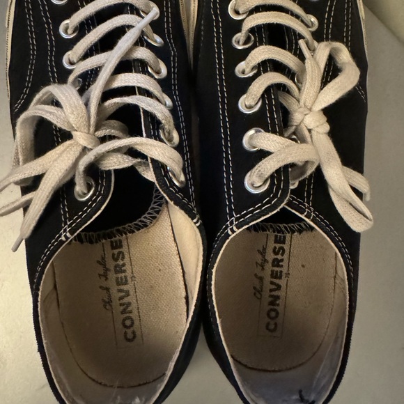 Converse Black Oxford Chuck Taylor Cons - Picture 5 of 10